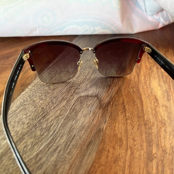 Burberry sunglasses - Picture 2 of 6